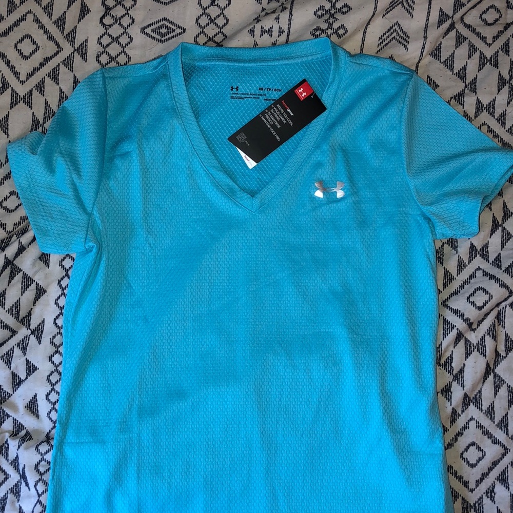 NWT under armor v-neck